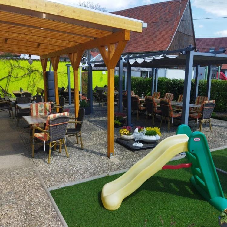 Hotel 4 Jahreszeiten Mit Restaurant Albstadt Exteriör bild
