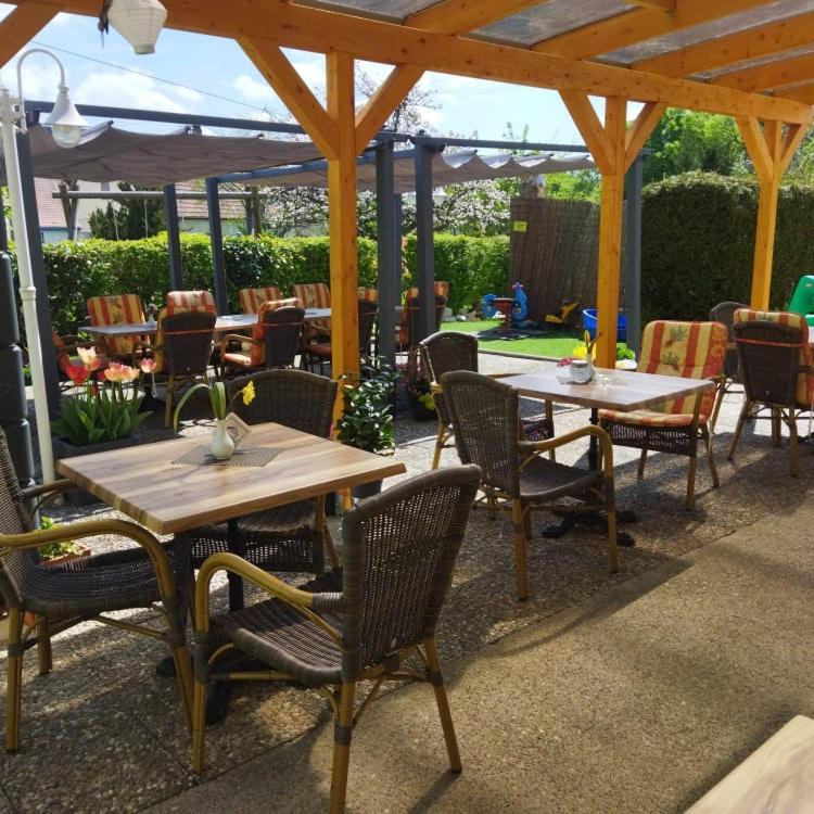Hotel 4 Jahreszeiten Mit Restaurant Albstadt Exteriör bild