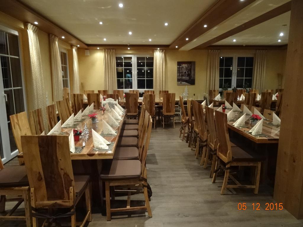 Hotel 4 Jahreszeiten Mit Restaurant Albstadt Exteriör bild