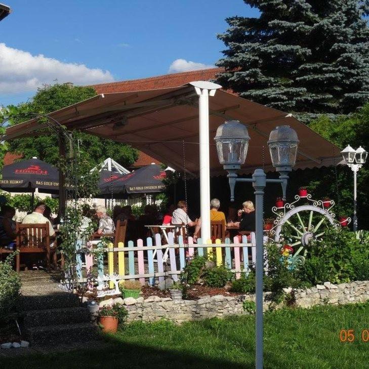 Hotel 4 Jahreszeiten Mit Restaurant Albstadt Exteriör bild