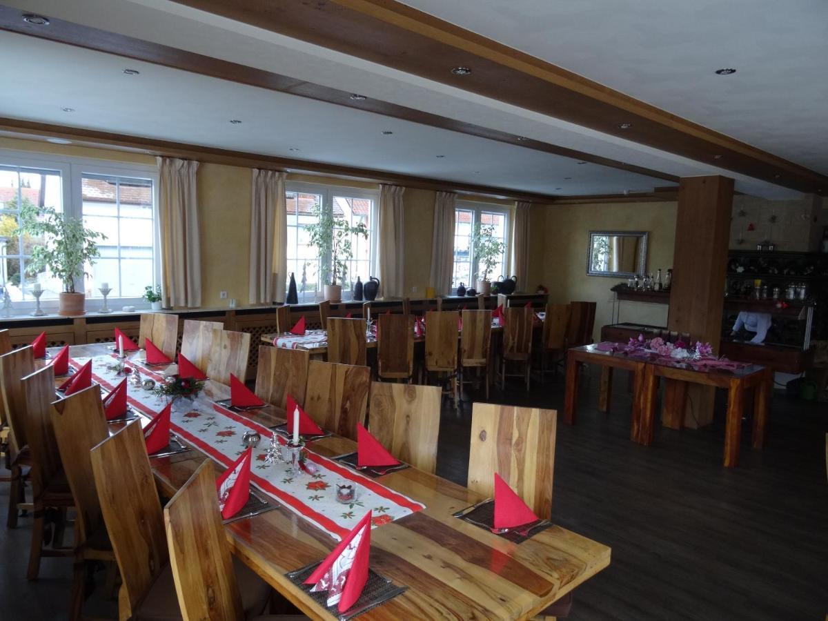 Hotel 4 Jahreszeiten Mit Restaurant Albstadt Exteriör bild