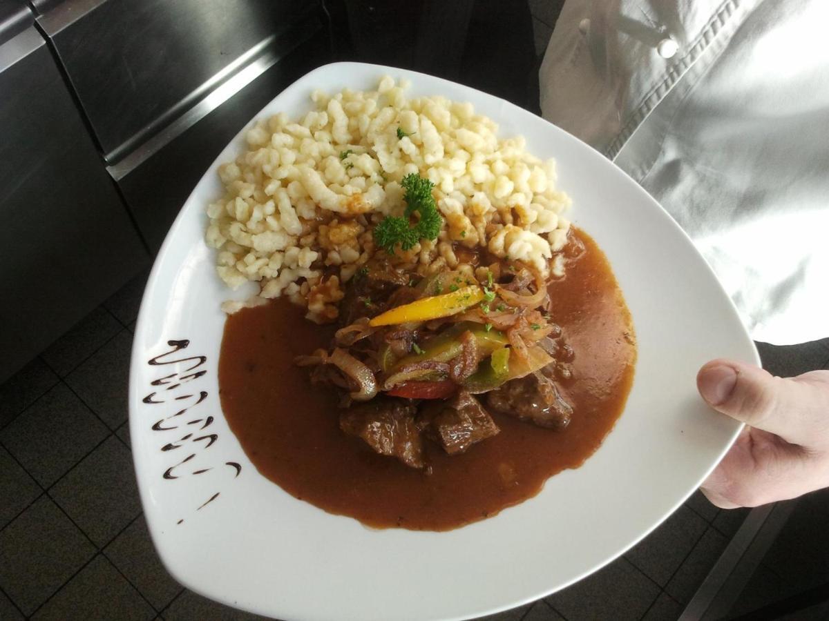 Hotel 4 Jahreszeiten Mit Restaurant Albstadt Exteriör bild